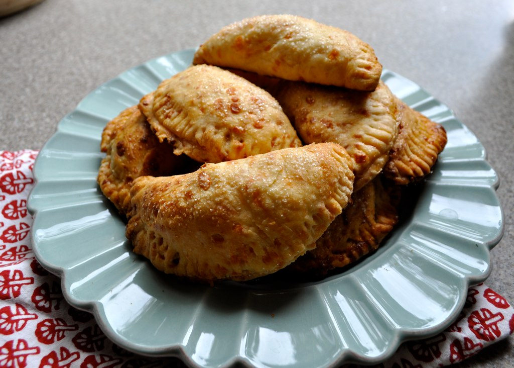 Yummy Stuff: (Fingerless) Hand Pies